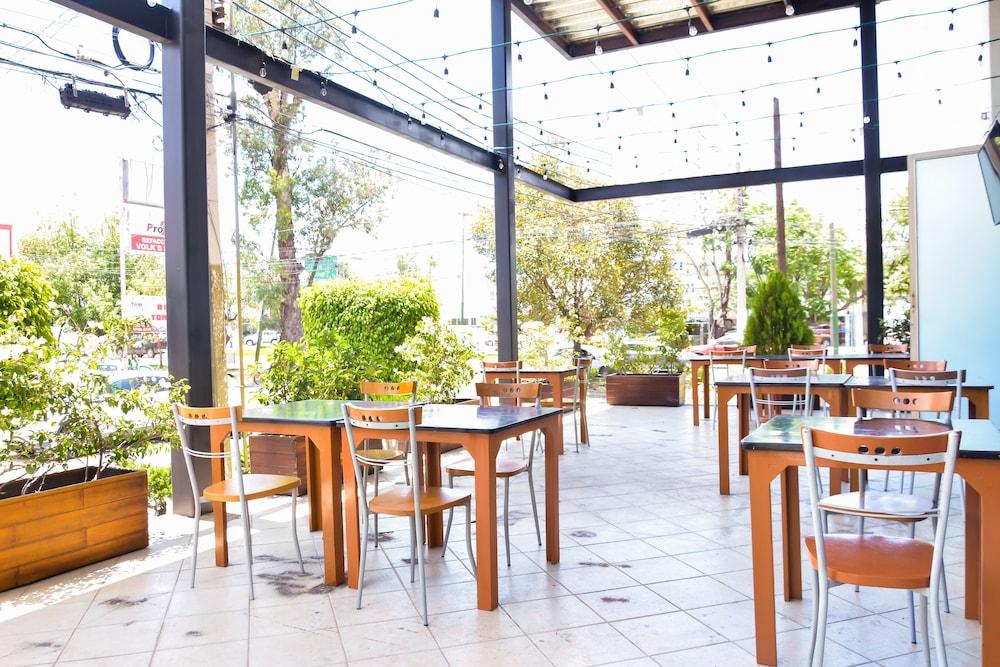 HG Hotel Zapopan Buitenkant foto