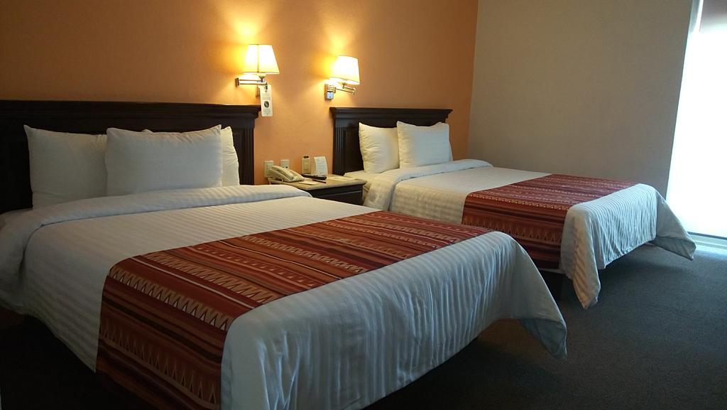 HG Hotel Zapopan Buitenkant foto
