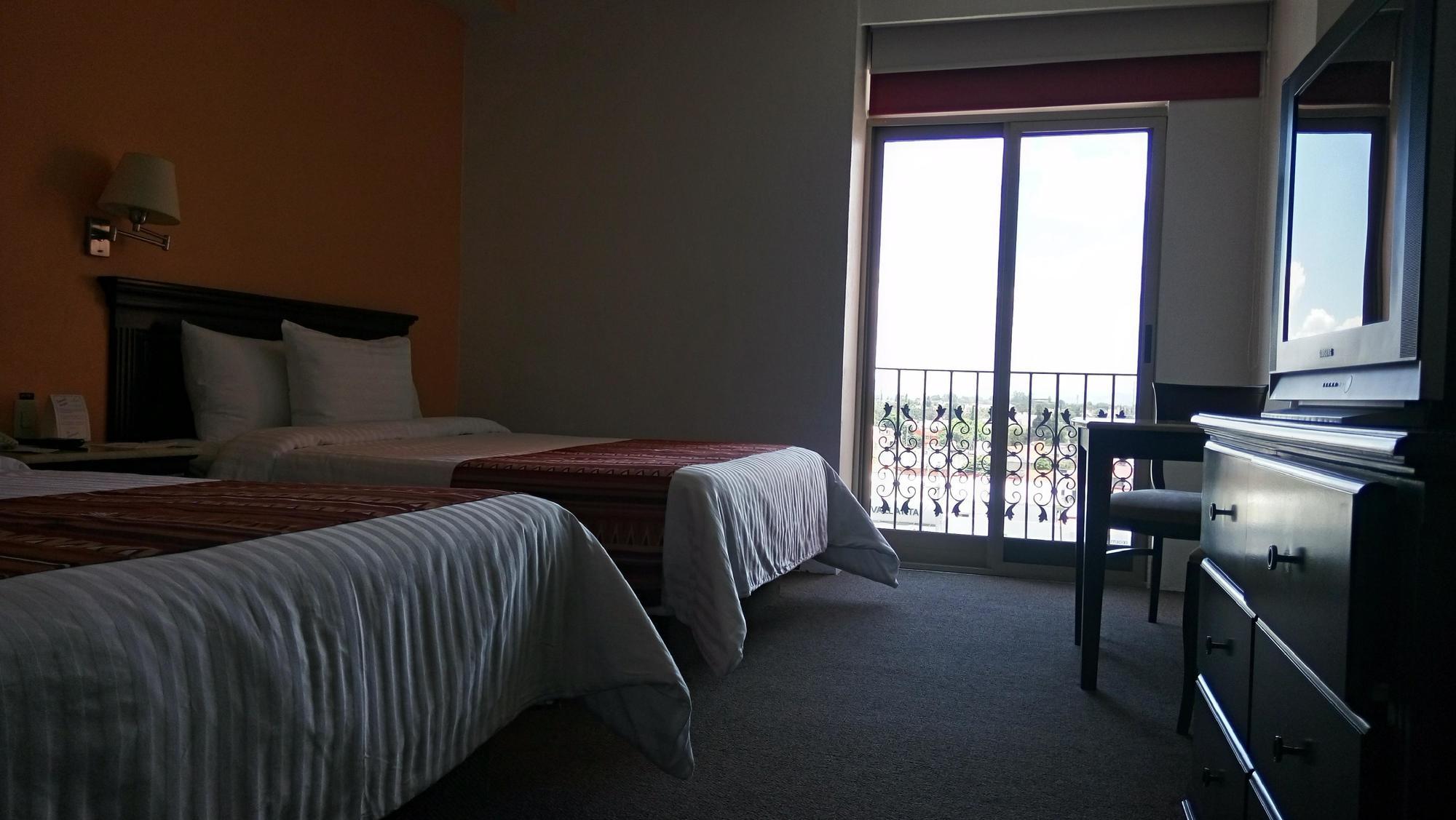 HG Hotel Zapopan Buitenkant foto