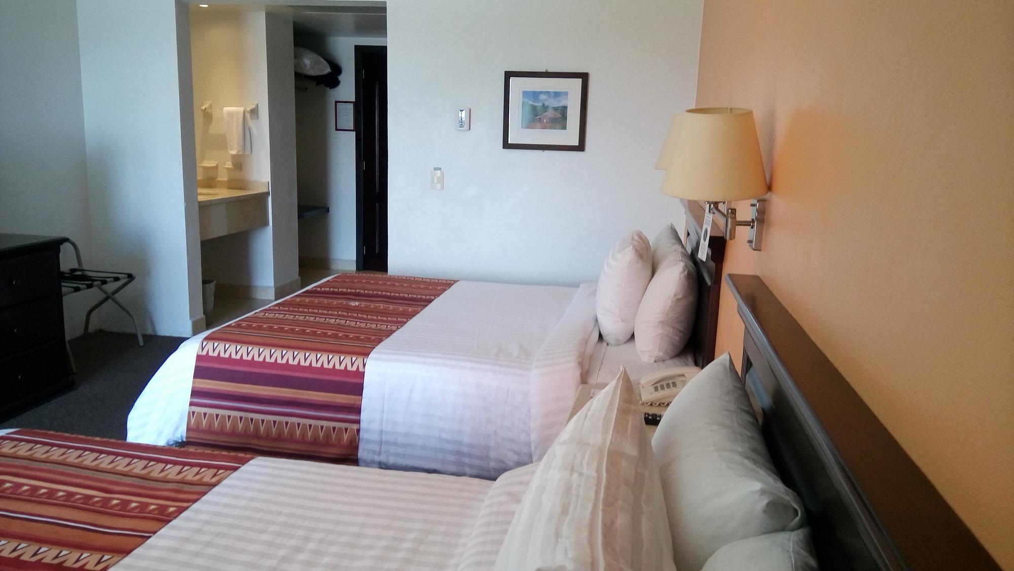 HG Hotel Zapopan Buitenkant foto