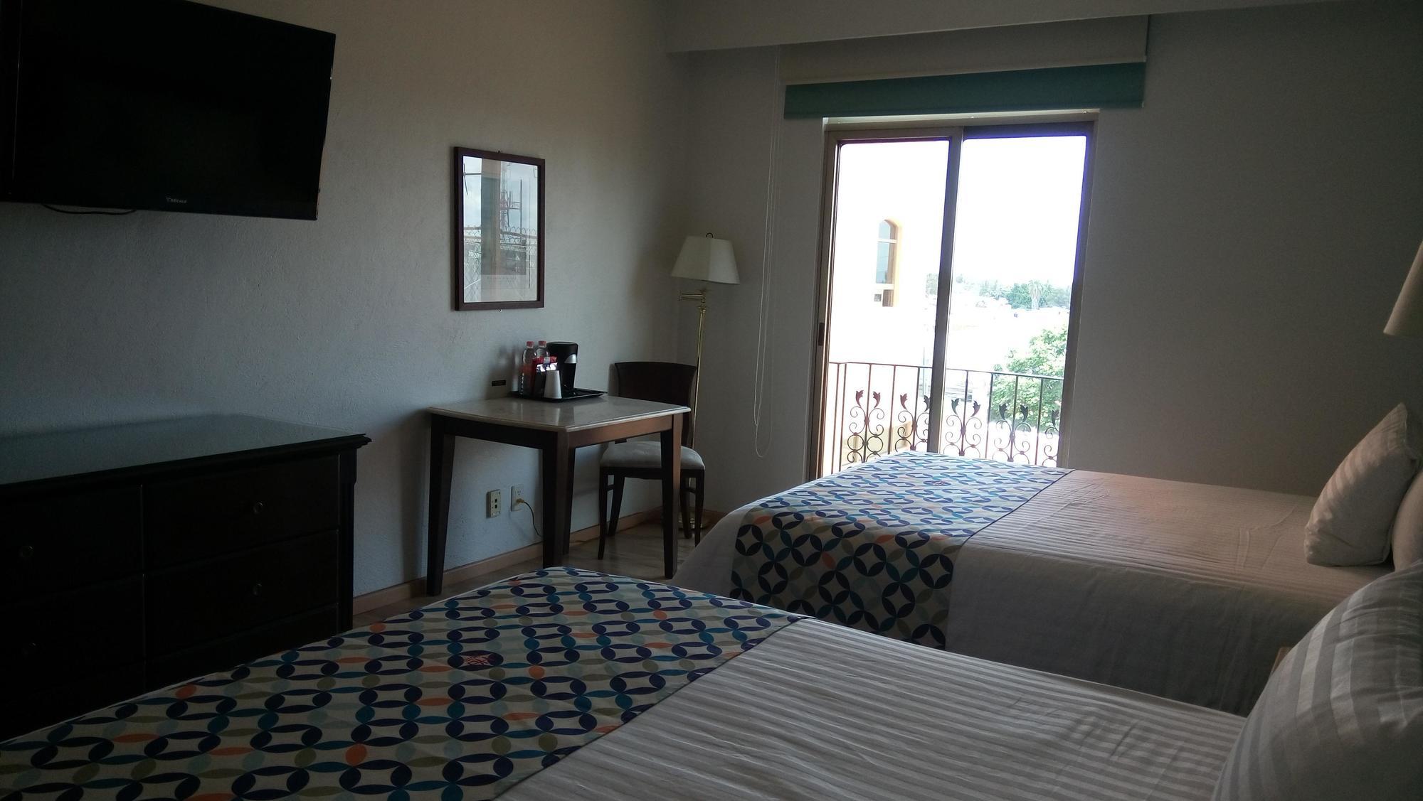 HG Hotel Zapopan Buitenkant foto