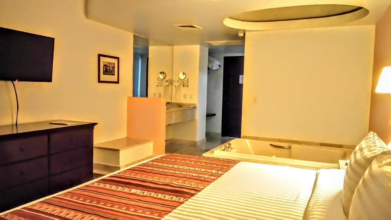HG Hotel Zapopan Buitenkant foto